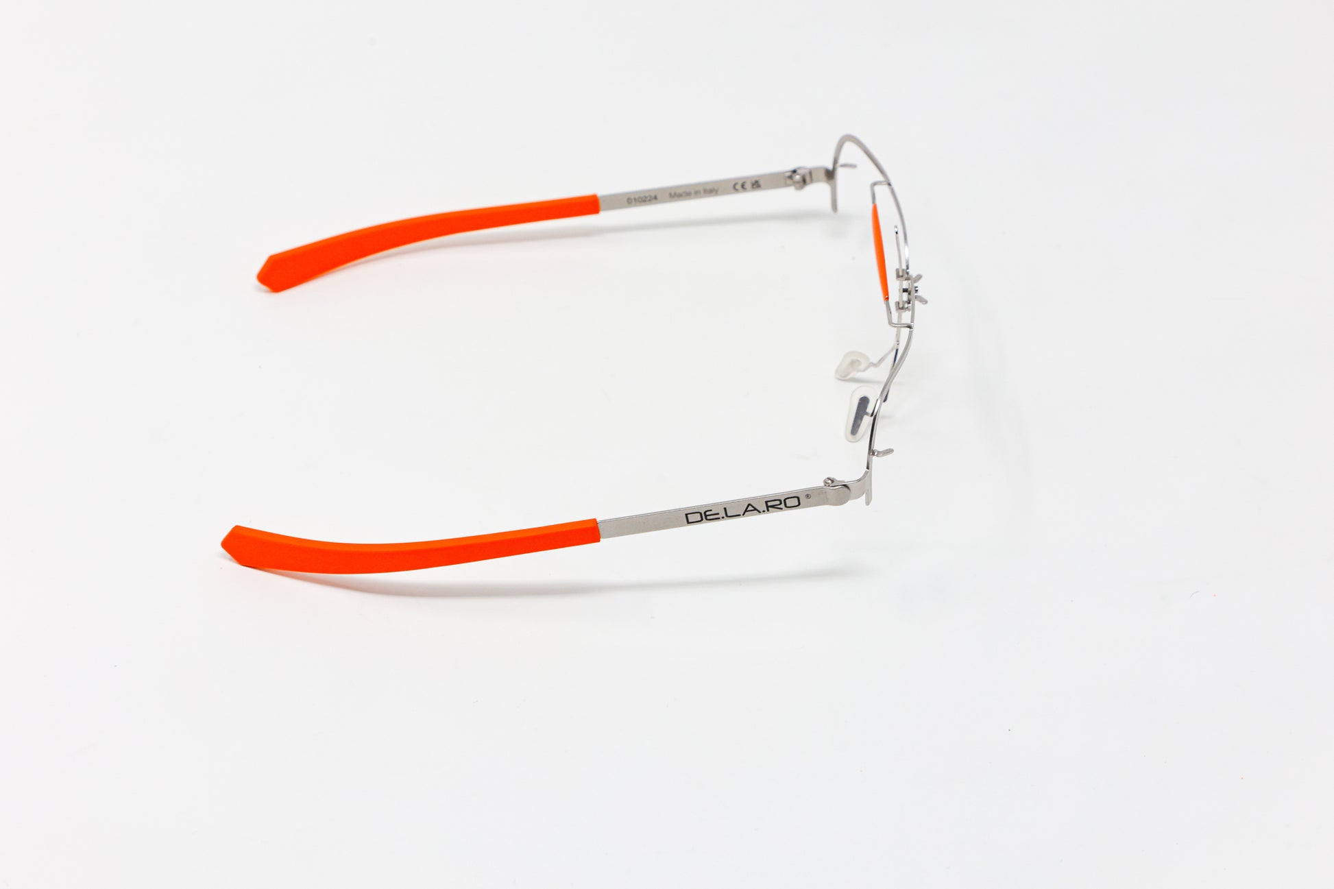 De.La.Ro Row, Long Temple Frame, Case Included (Lens Not Included)